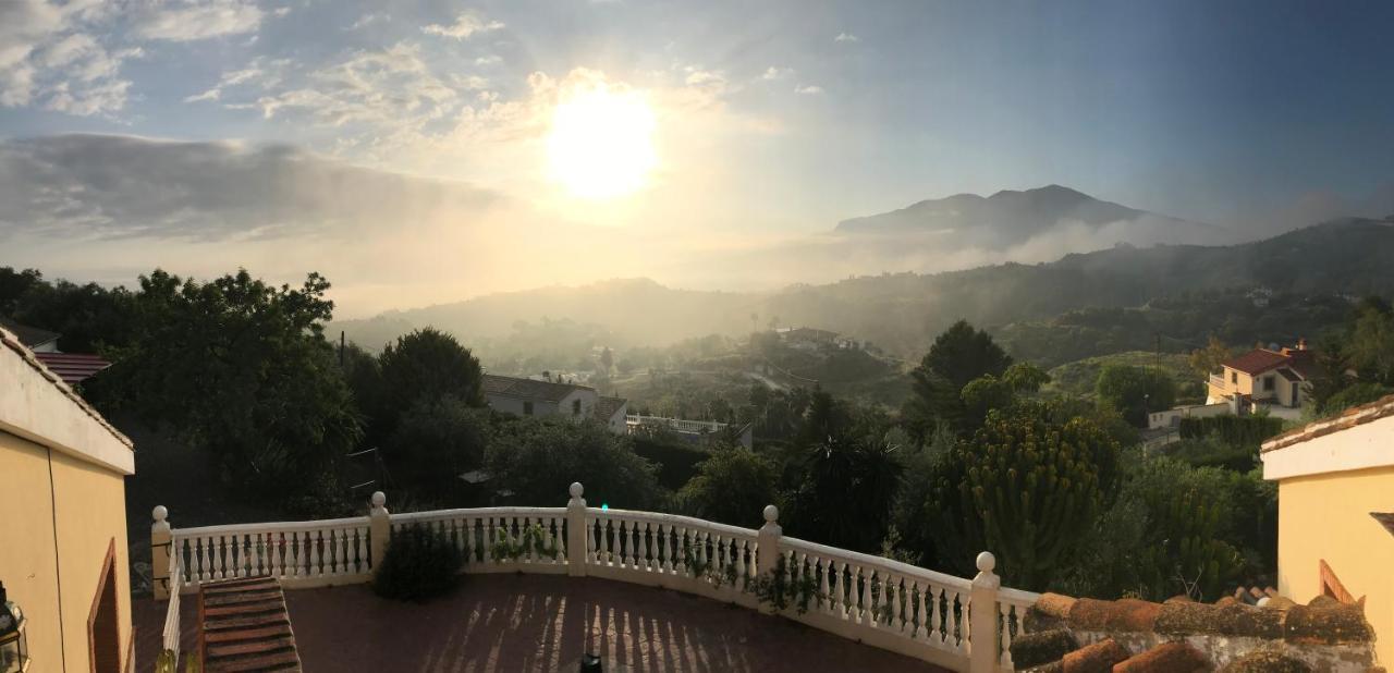 Studio Views Apartment, Cortijo Fruitful Hills Malaga Ngoại thất bức ảnh